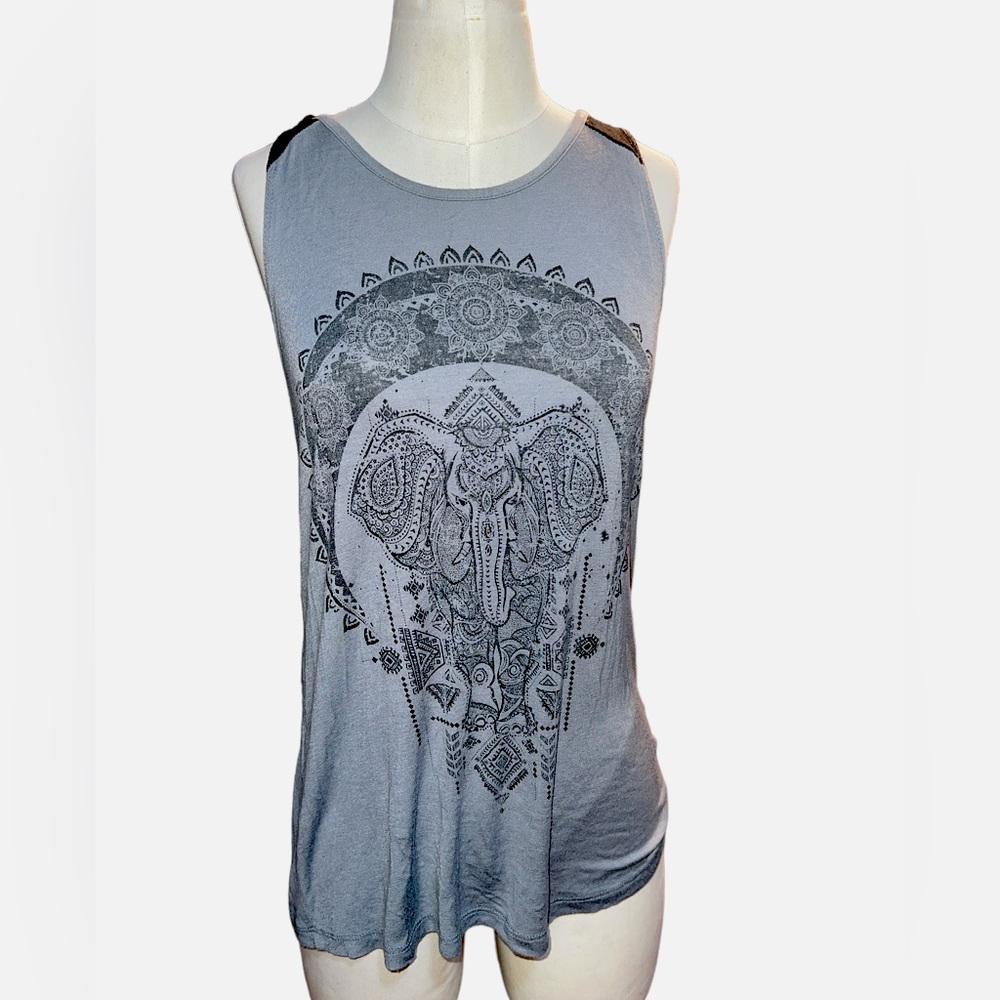 ☠️5/$20 ☠️IT CLOSET | GRAPHIC TRIBAL DESIGN LOOSE FITTING COLORBLOCK TANK TOP
